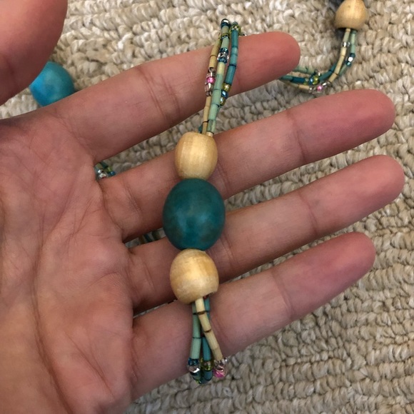 Boho beige & turquoise wood bead pullover necklace - Picture 5 of 7